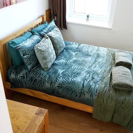 Church Street Studio Apartment Китли Экстерьер фото